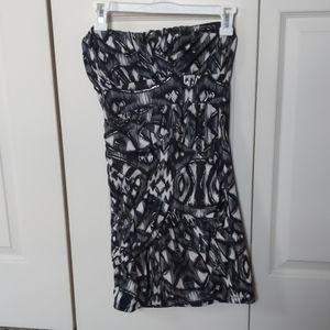 Black and white sleeveless dress size 3